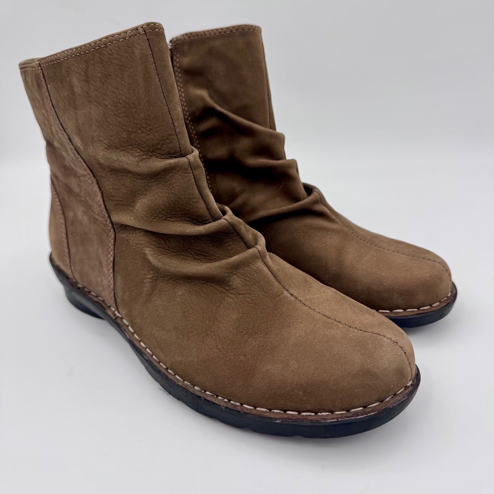 EUC Clarks Bendables Brown Leather Slouch Ankle Boots 10M 83539 Zip Up Booties